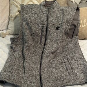Gray Vest with NY Yankees!!!